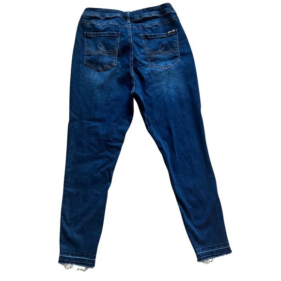 Seven7 High Rise Skinny Dark Wash Distressed Jeans Slit Ankle Raw Hem size 14W - Picture 7 of 12